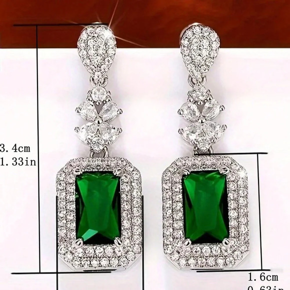 Women's Sparkling Exquisite Luxury Square Green Cubic Zirconia earrings - Picture 6 of 8